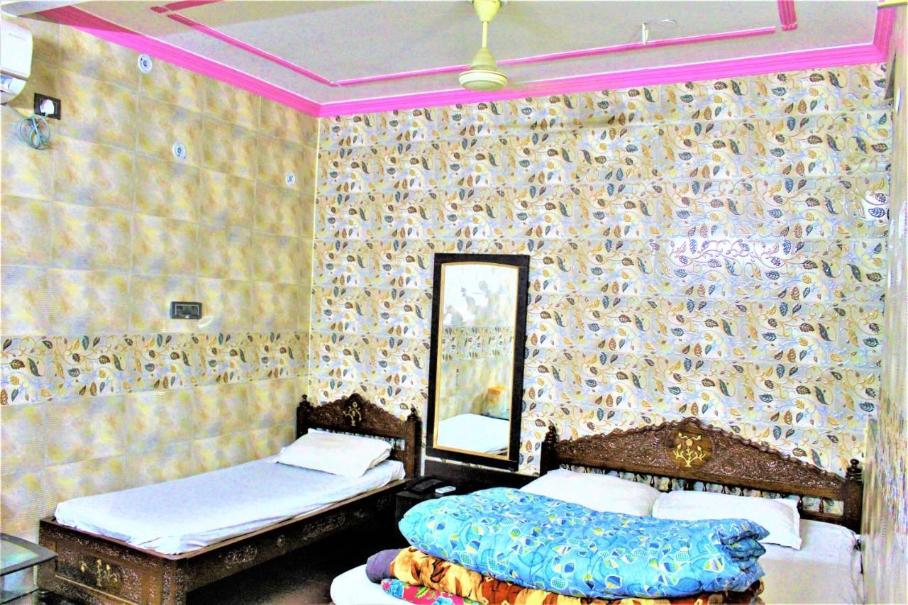 Central Guest House , Walk In Dargah & Markaz 뉴델리 외부 사진