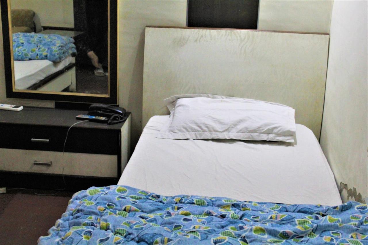 Central Guest House , Walk In Dargah & Markaz 뉴델리 외부 사진