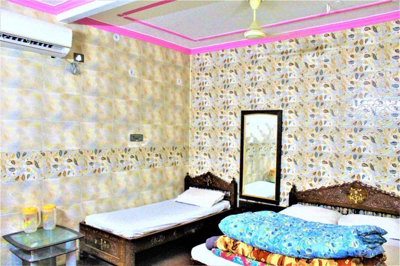 Central Guest House , Walk In Dargah & Markaz 뉴델리 외부 사진