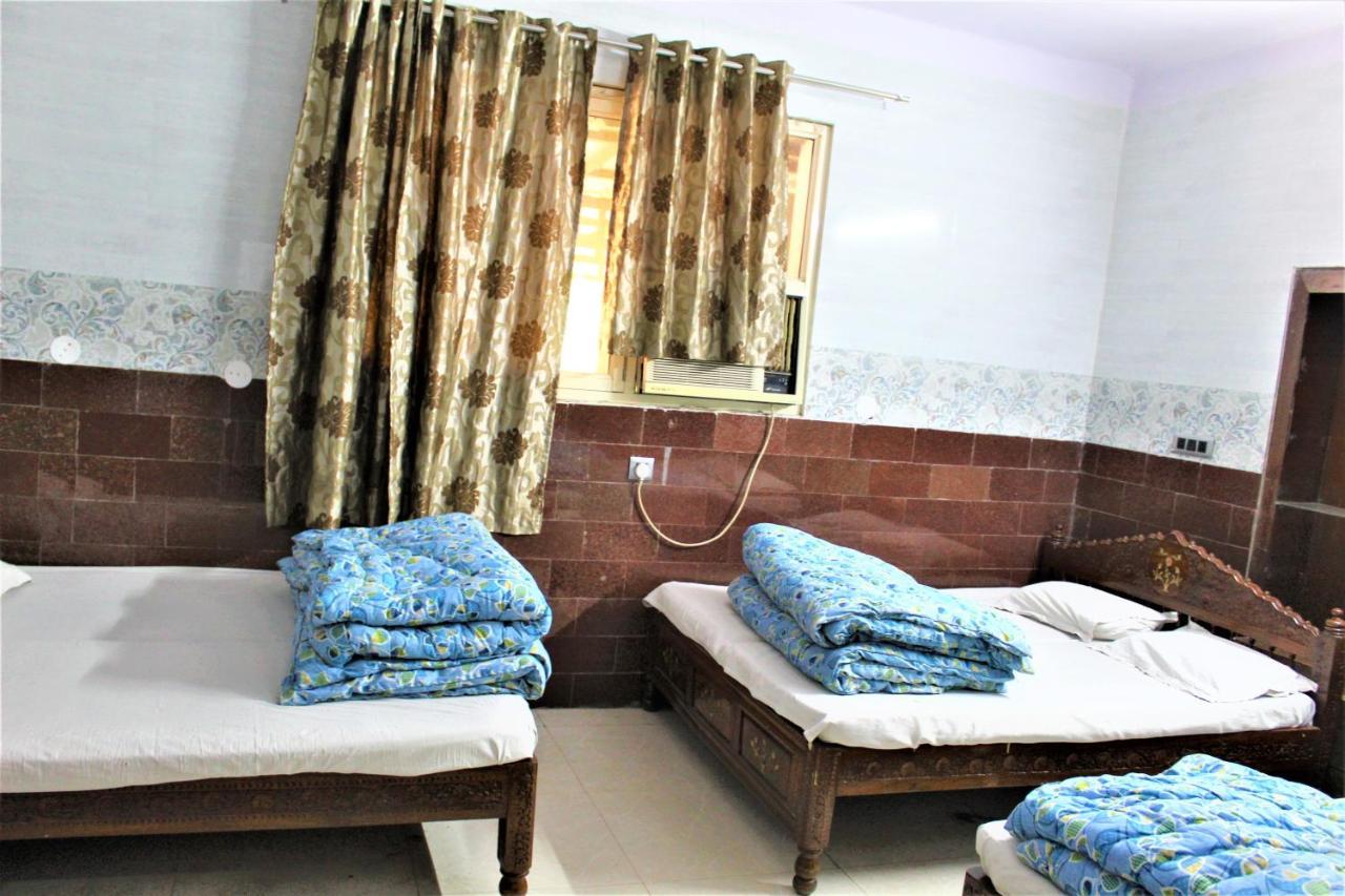 Central Guest House , Walk In Dargah & Markaz 뉴델리 외부 사진