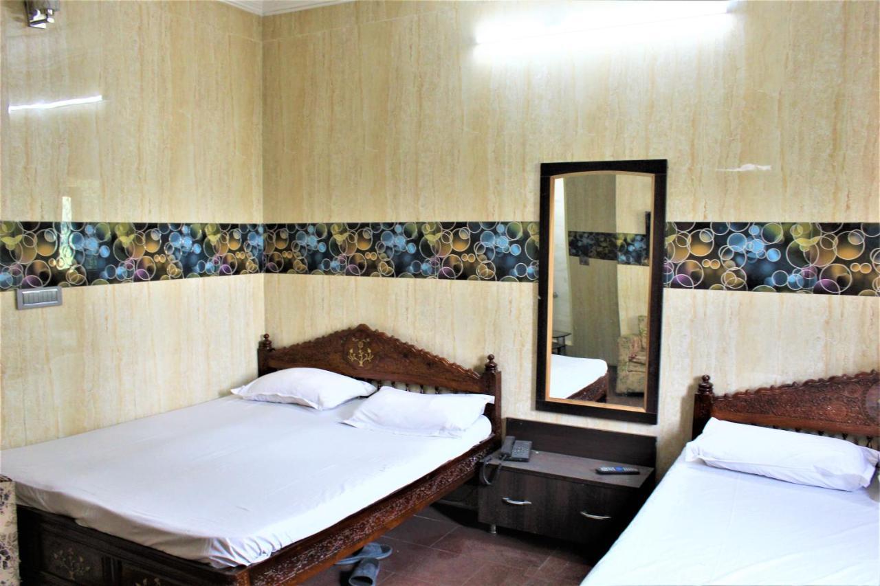 Central Guest House , Walk In Dargah & Markaz 뉴델리 외부 사진