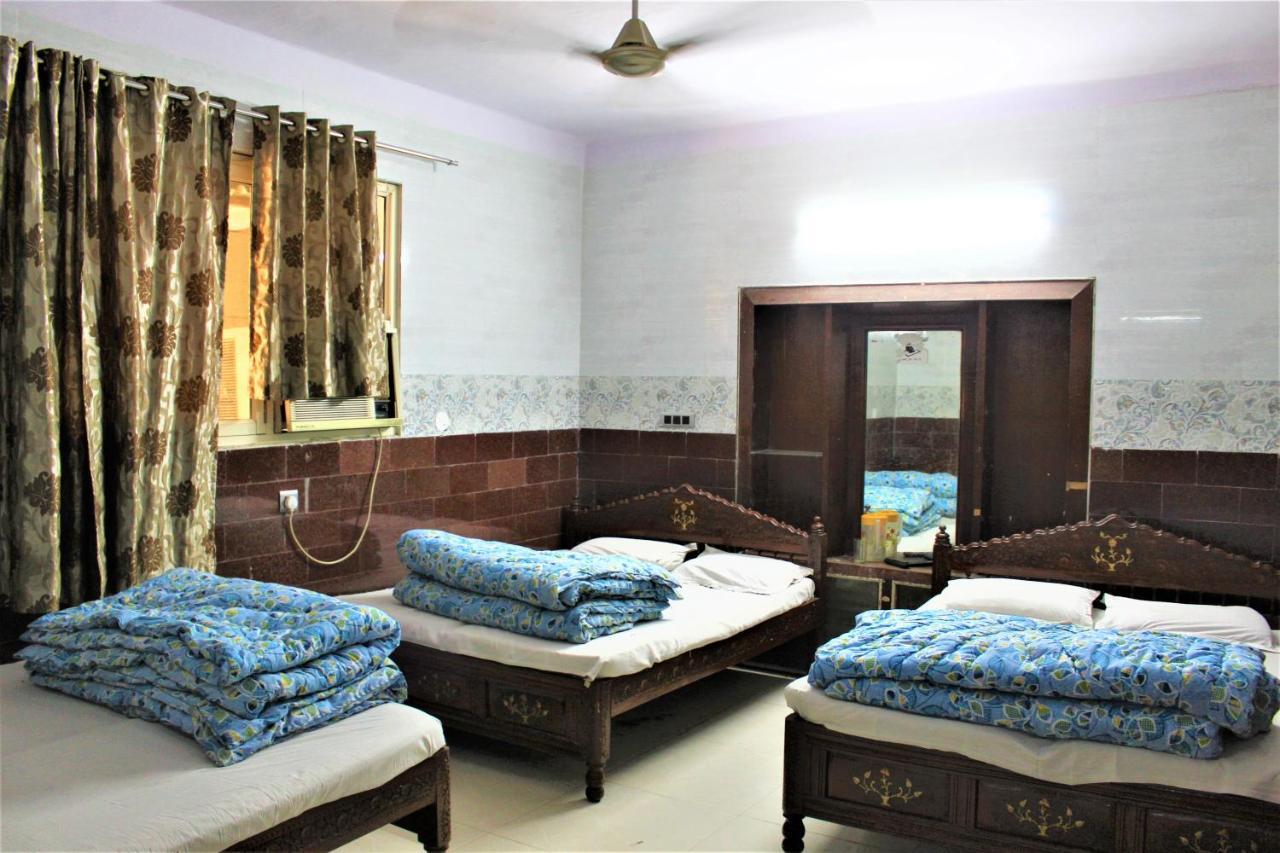 Central Guest House , Walk In Dargah & Markaz 뉴델리 외부 사진